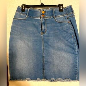 Stretch denim skirt